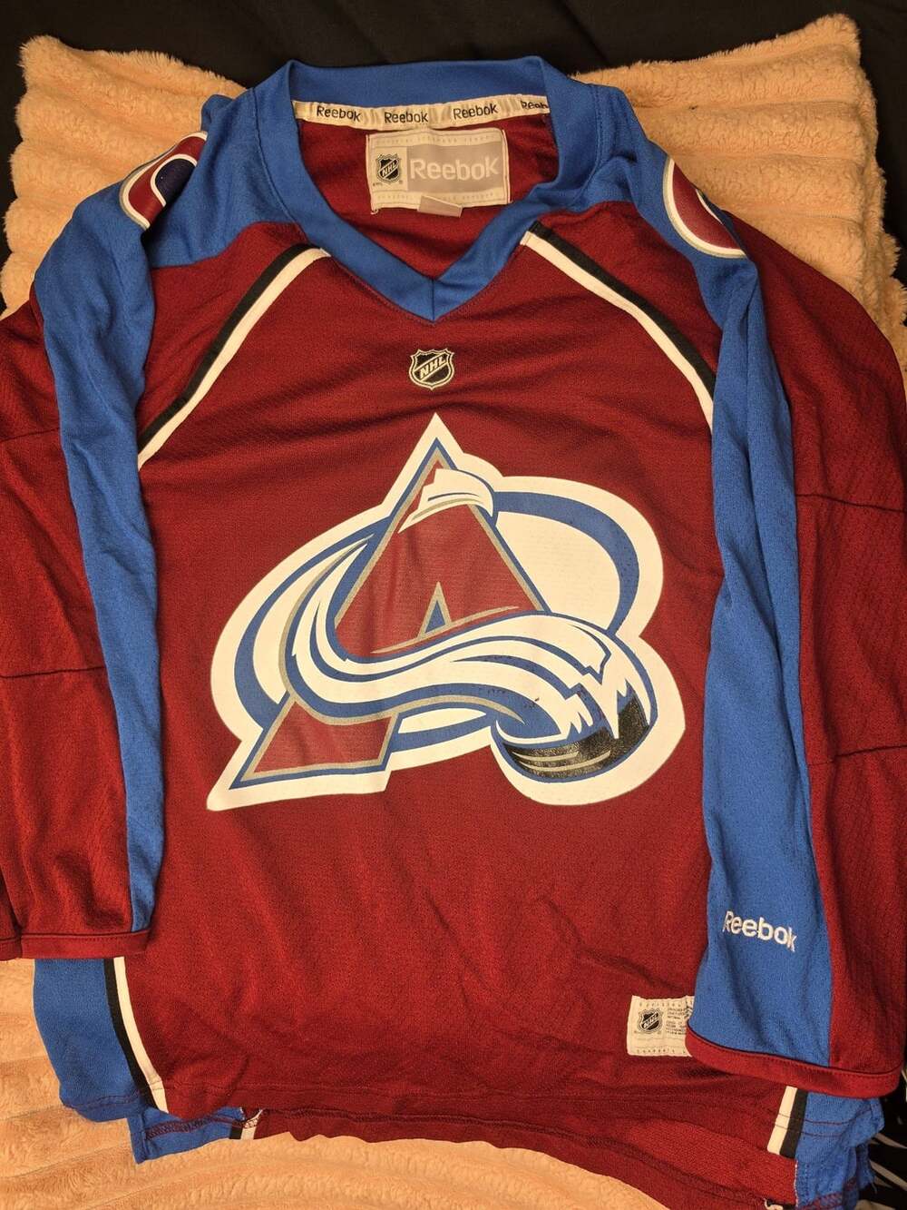 Reebok Colorado Avalanche Hockey Jersey Size Youth L/XL Burgundy